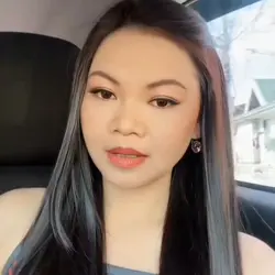 tinitigan ko