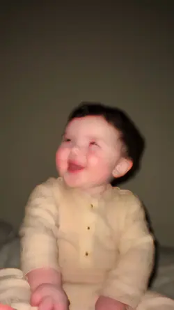 Cute baby tem