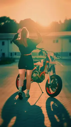 Moto girl