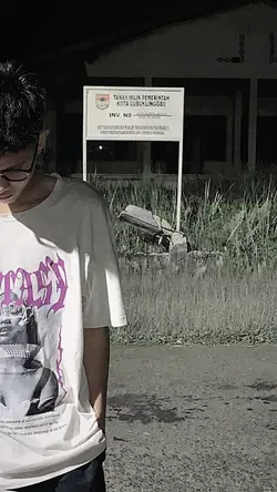 2 foto sad