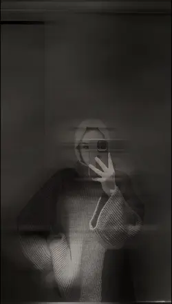 Mirror selfie 