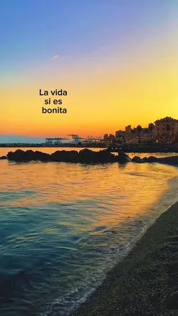 playa y atardecer 