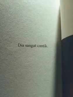 dia sangat cantik