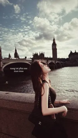 Nắng tắt phía sau