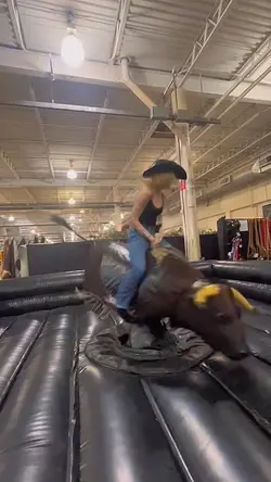 bull riding 🐂 