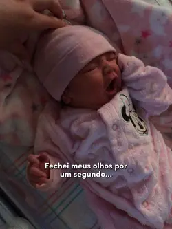 Fechei meu OLHOS