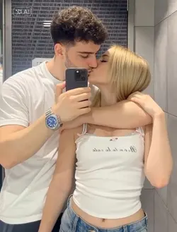 Kiss Effect 