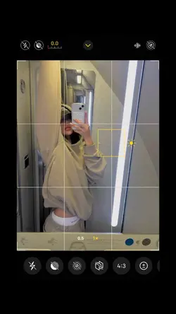mirror selfie