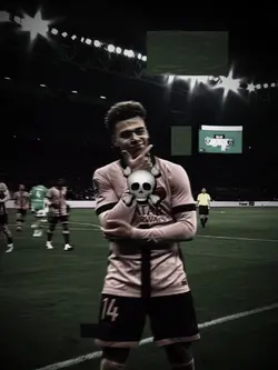 Skull x Glitch 3:4