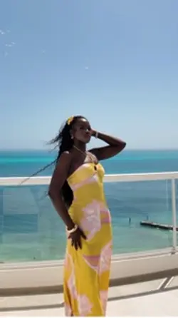 yellow dress 💛