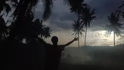 matahari tenggelam 