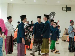 anak sekecil itu 