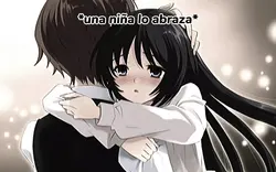 *Una niña lo abraza*