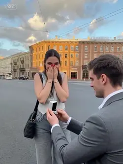 Boyfriend proposes 