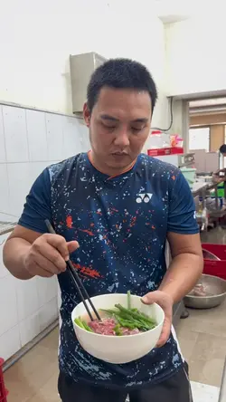 Ăn sáng thịt bò tái