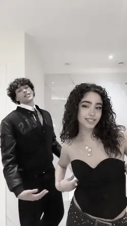 Slowmo couple 