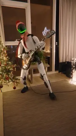 Robot enjoy Xmas 