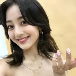 <3