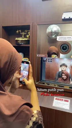 hitam putih pun mula