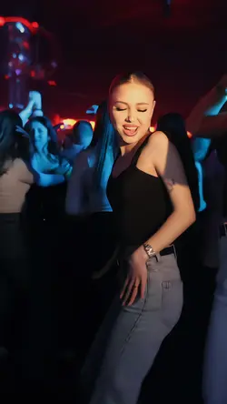 PARTY NIGHT