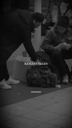 memanusiakan manusia