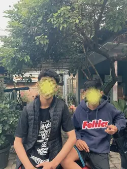 2 stiker