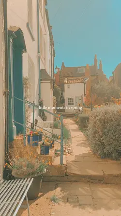Spring moments vibes