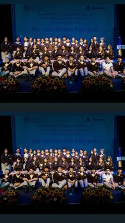 🎓