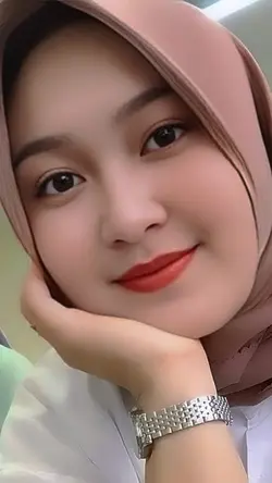 senyum manis 