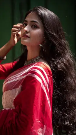 Laal joda peheneAANA