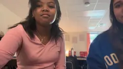 😭