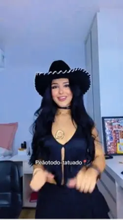 Peão todo tatuado
