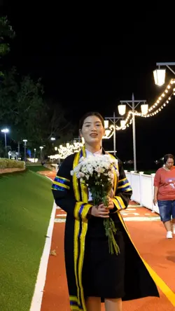 รับปริญญา