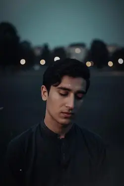 Eftertänksam närbild — melankoli i slow motion