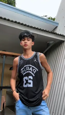 Modelong Charing