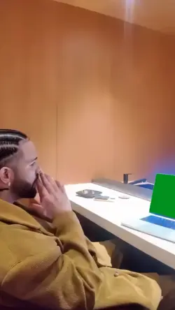 drake laptop 4x pic