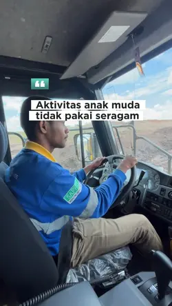 Tidak pakai seragam 