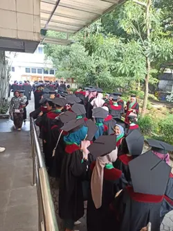 akhirnya wisuda