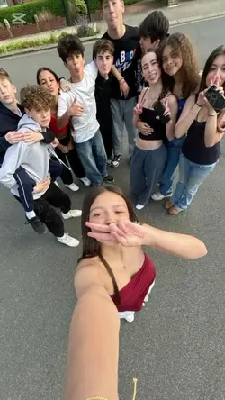 <3