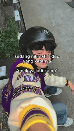sedang menikmati hid