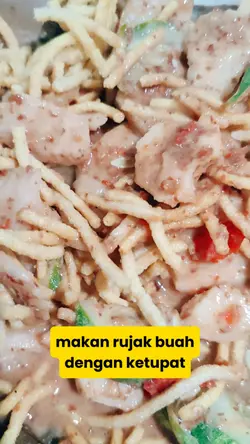 rujak dan ketupat