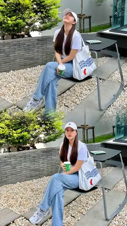 2 Pics