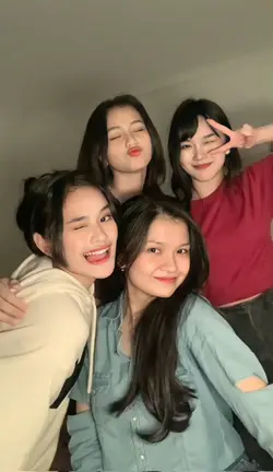 senyum manis 