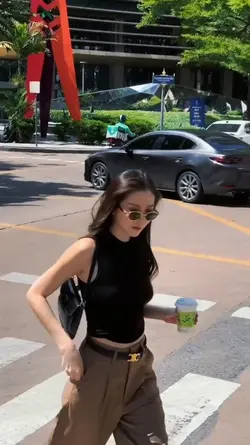 เดินสโลว์เท่ๆ ฮิตๆ