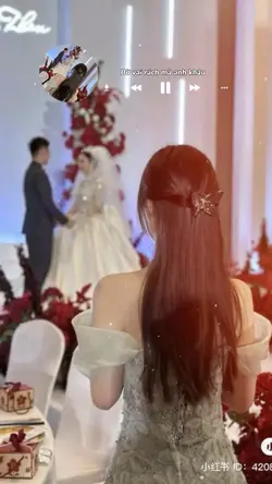 Bờ vai rách mà a