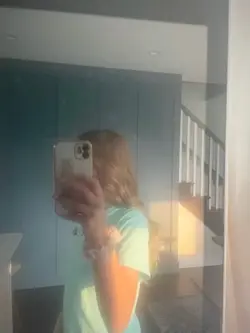 she’s so pretty tho.