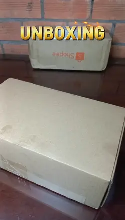 Unboxing smartphone 