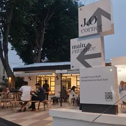 cinematic cafe vibes