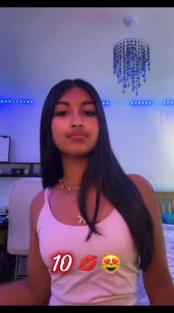 no makeup she a 10  