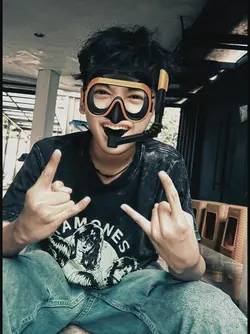 KACA MATA RENANG